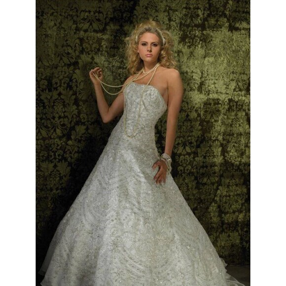 Allure Bridals Wedding Gown 8588 - Picture 1 of 5